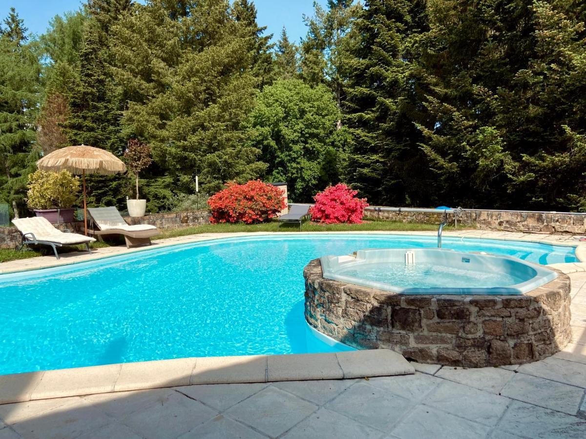 Manoir De Chantemerle Sainte-Fortunade Exterior photo